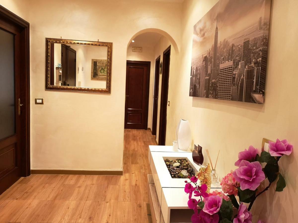 La Casa Della Sposa Apartment Trani Luaran gambar