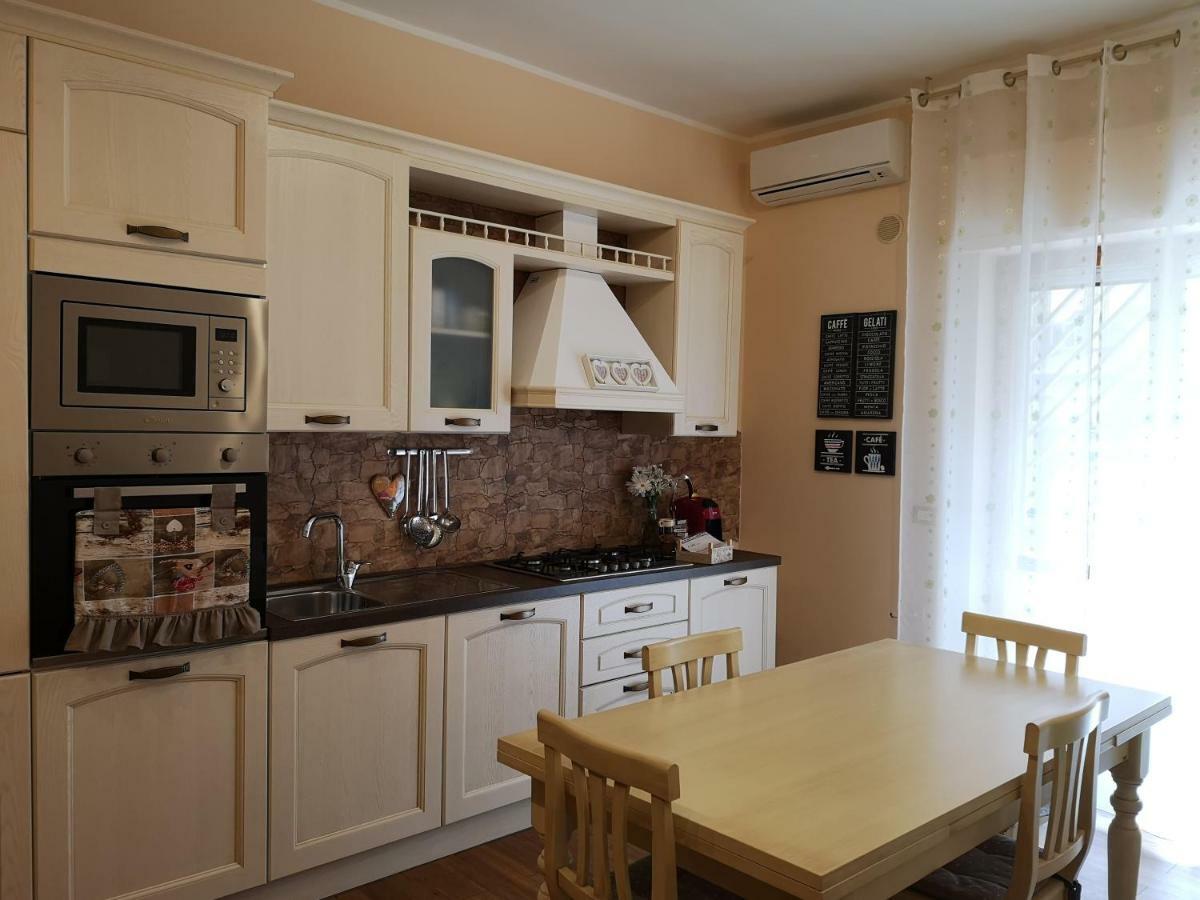 La Casa Della Sposa Apartment Trani Luaran gambar